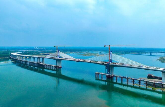 河谷大橋(qiao)預計10月具(ju)備通車條(tiáo)件