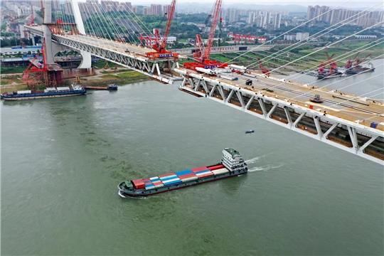 最後7.5米(mi)！白居寺(si)長江大(da)橋将合(he)龍